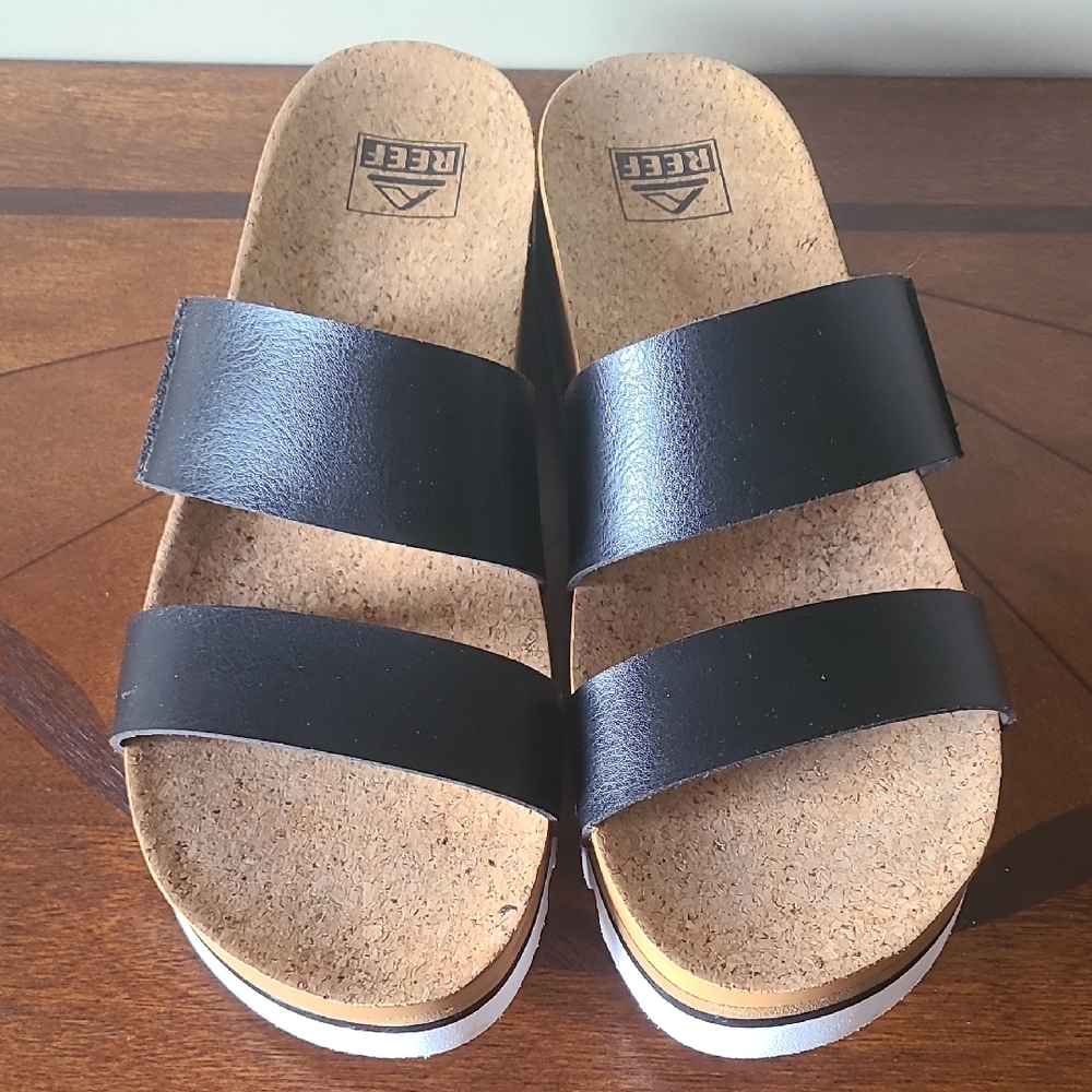 Reef Black Cushion Vista Hi Sandals